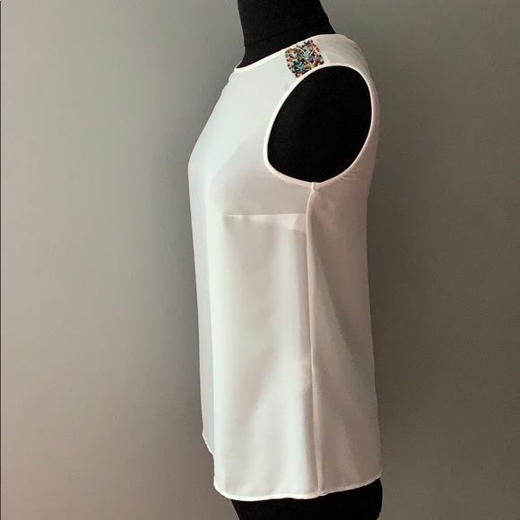 White with Beads Sleeveless Top - Picture 3 of 7